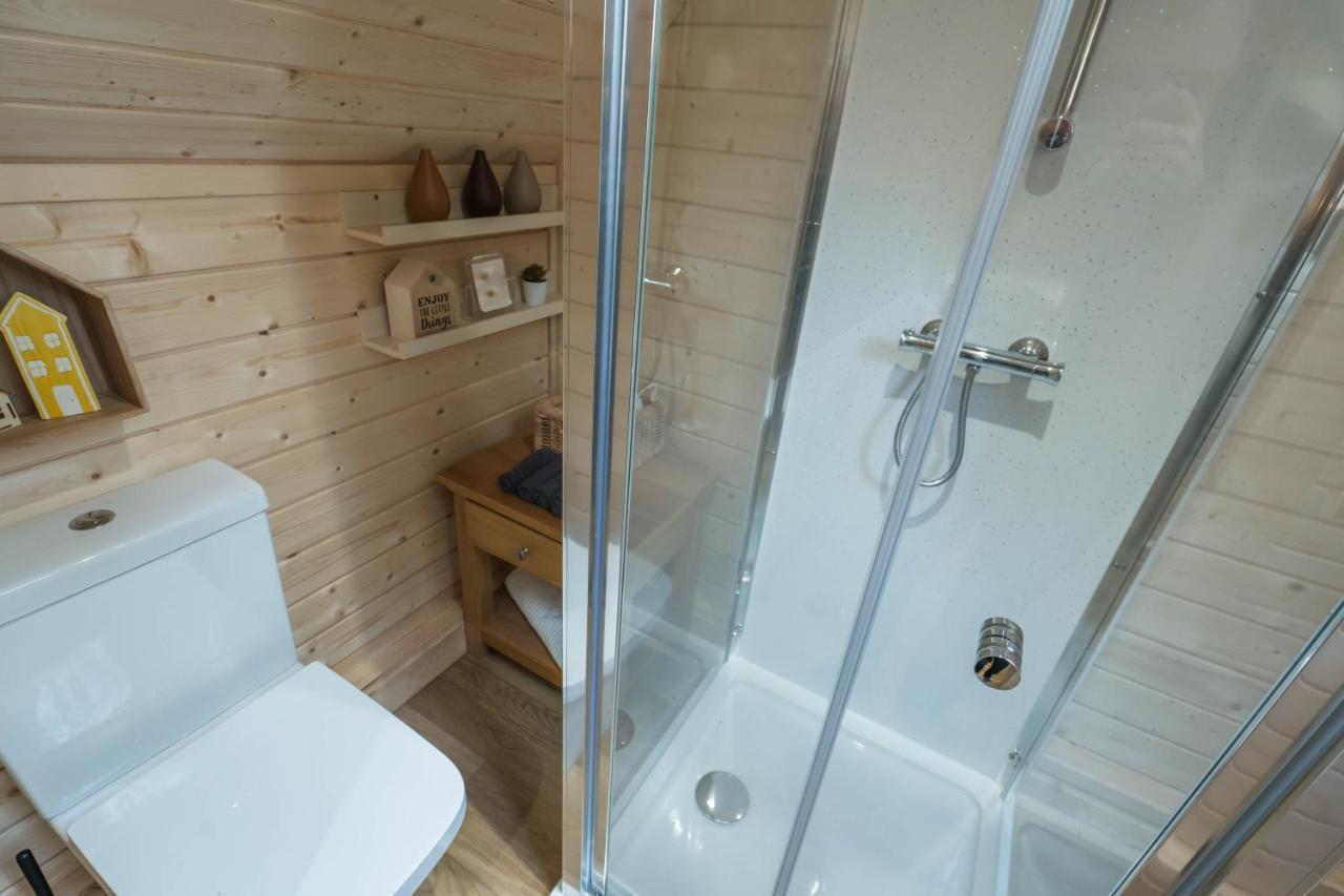 Cozy Carluke Lodge Retreat المظهر الخارجي الصورة